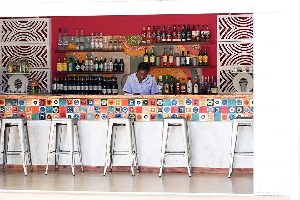 Victoria_Falls_Bar.jpg