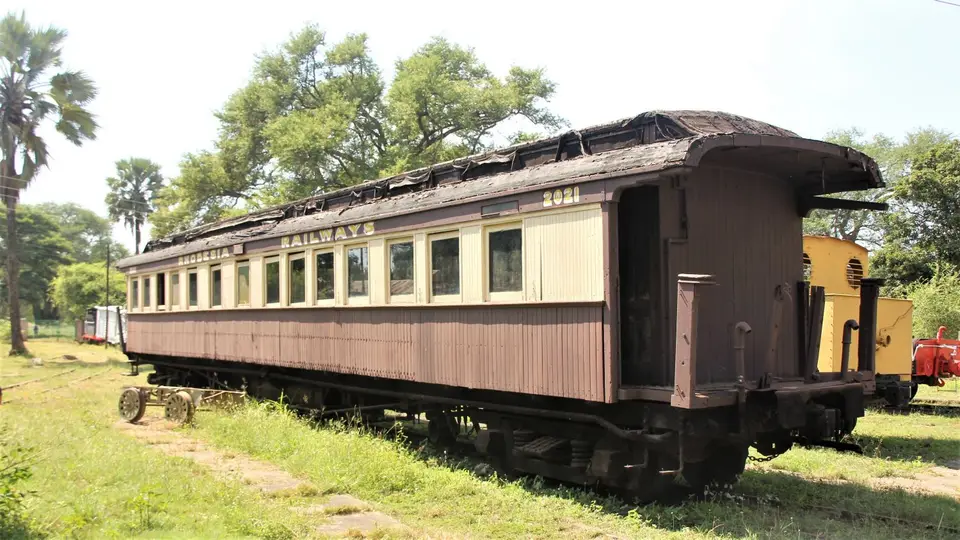 Z-Liv-rail3.jpg