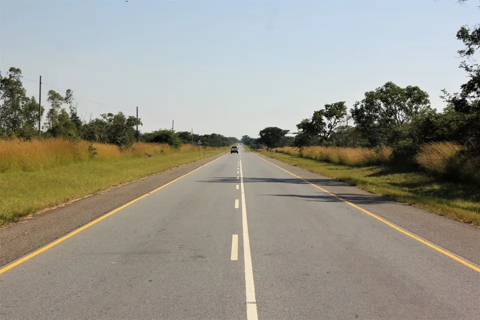 ZZZ-Straße-Liv-Lusaka.jpg