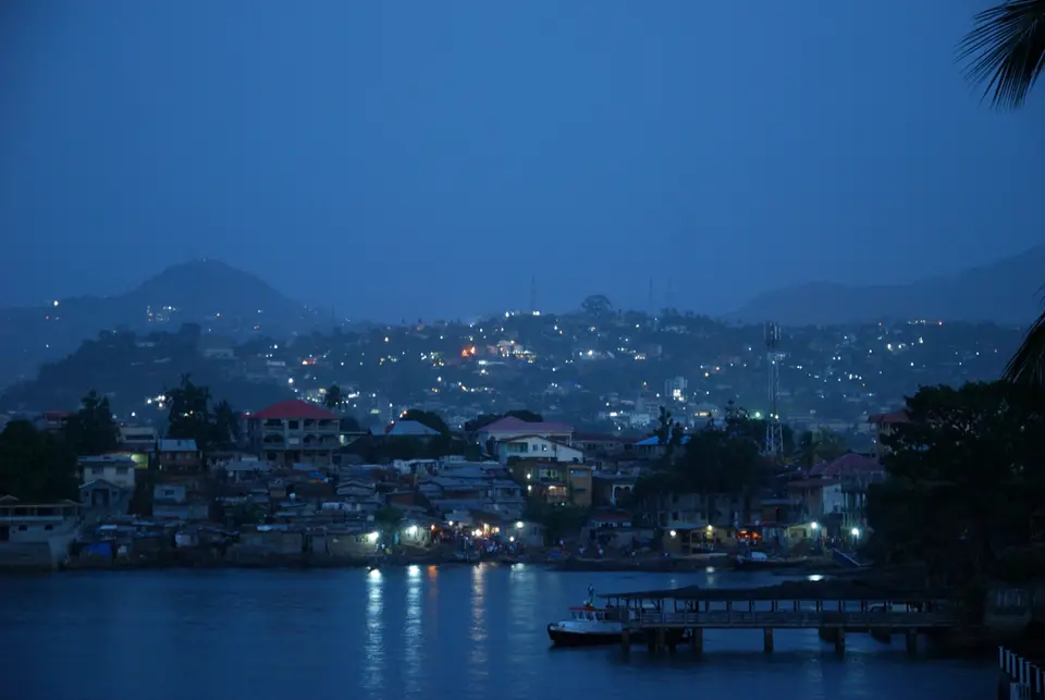 BlaueStunde,Freetown.jpg