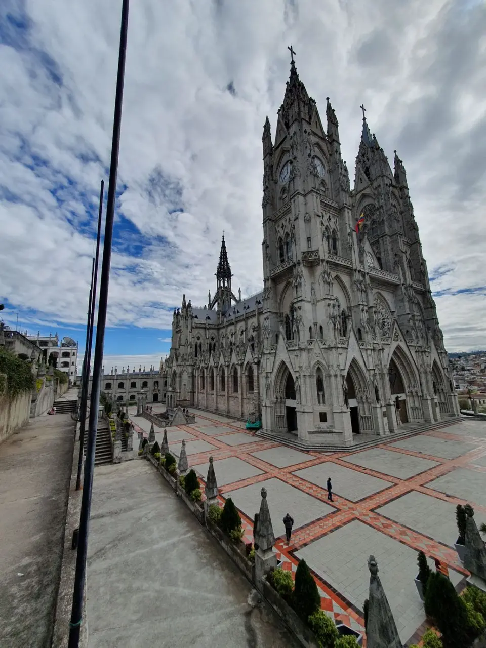 029EquadorNov2023-Quito-Basilika.jpg