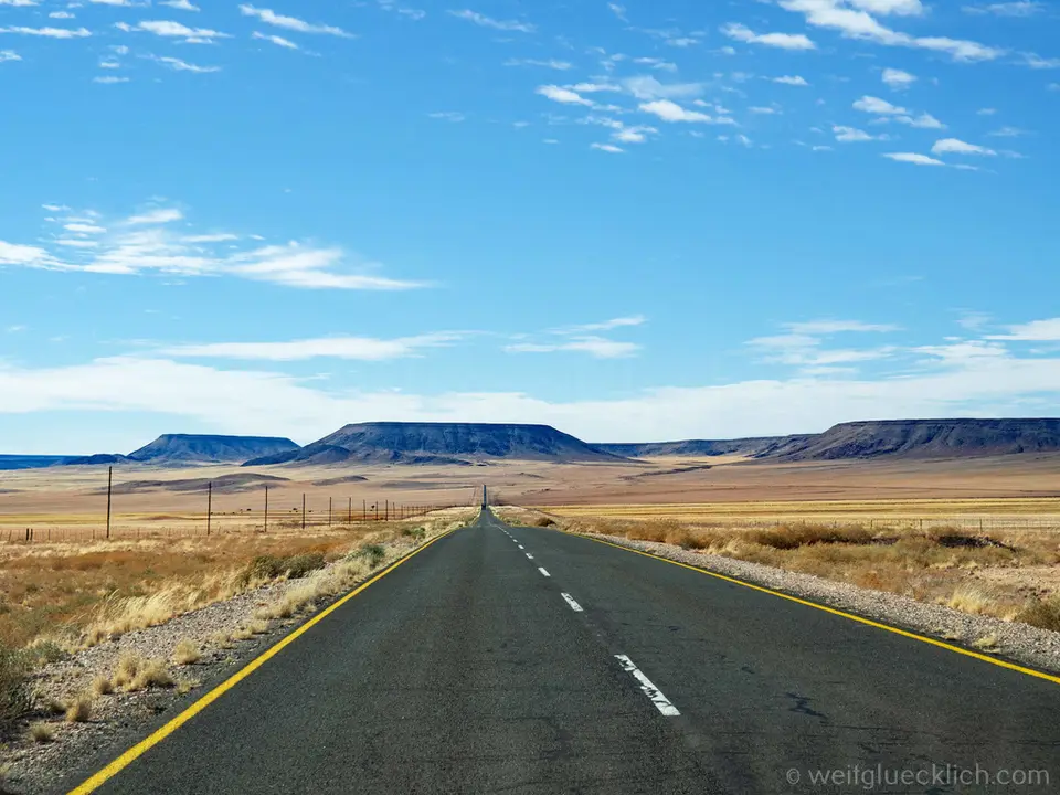 P6162551-Namibia-Roadtrip-Berge.jpg