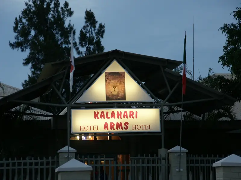 006-KalahariArmsHotel.JPG