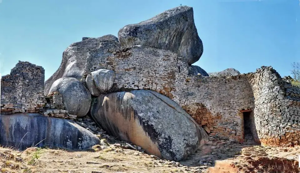 greatzimbabweruins-2.jpg