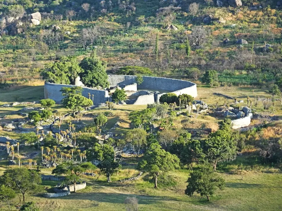 056BlickvomHillKomplexzumGreatEnclosure.jpg