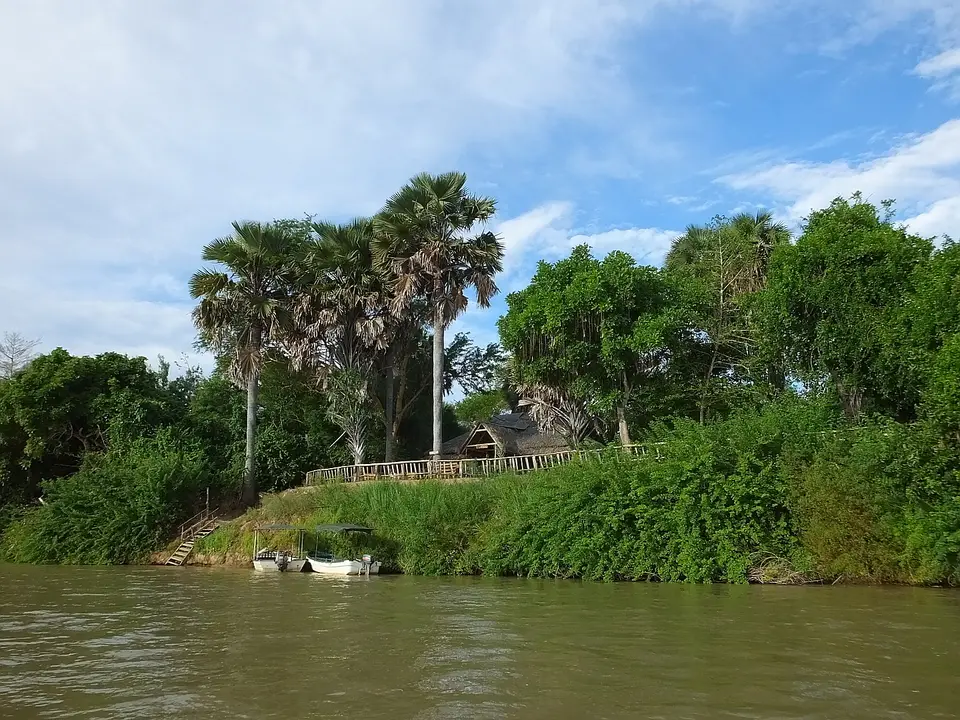 062HippoCampvomWasser.jpg