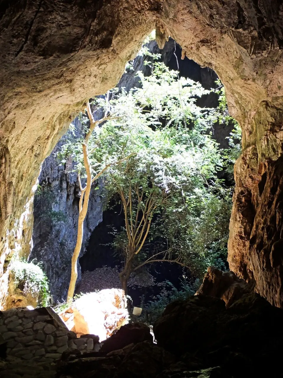 069ChinhoyiCave.jpg