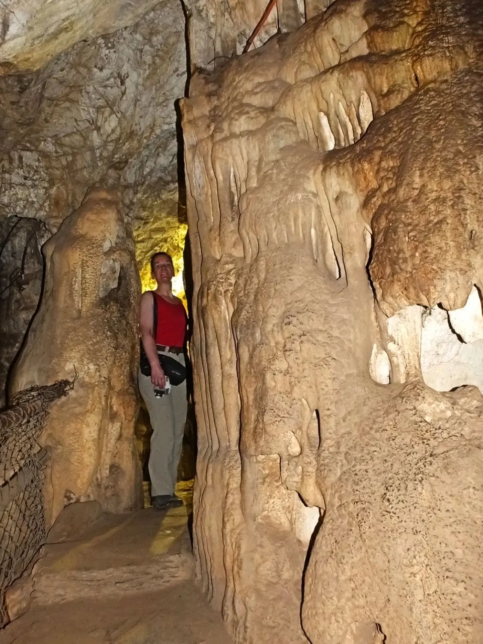 070ChinhoyiCaveKathrin.jpg