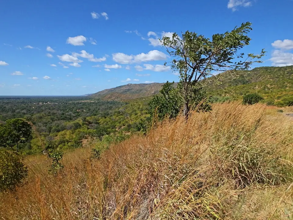 072ZambesiEscarpment.jpg