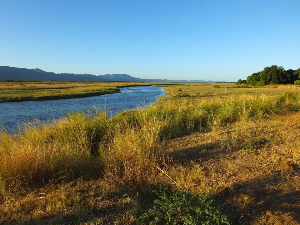 075ZambesiFloodplains.jpg
