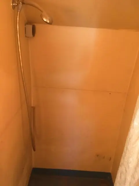 Dusche.jpg