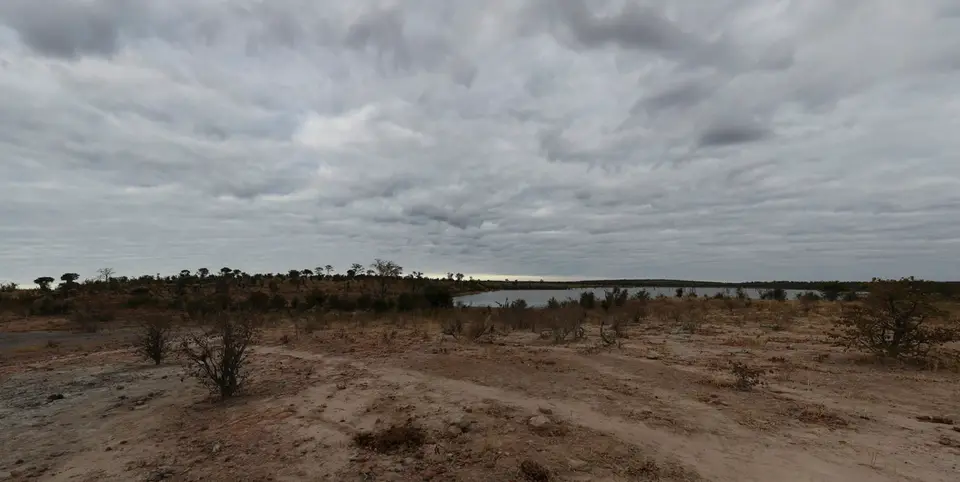 20180719-075137-Hwange-Pano3-1280.jpg